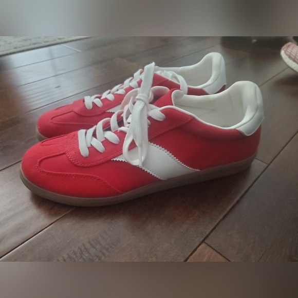 Spencer Fashion Sneackers Witg Memory Foam Red and White Casual Sneakers Size 11 - Picture 2 of 3